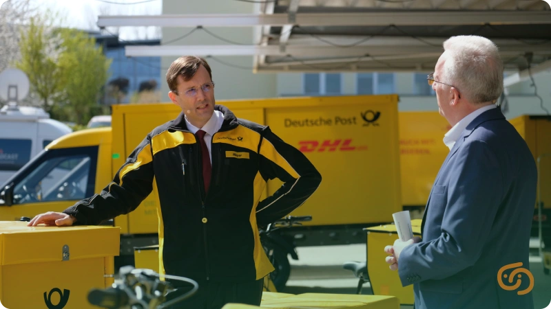 شرکت‌های اکسپرس بین‌المللی (Courier) مثل DHL/FedEx/UPS